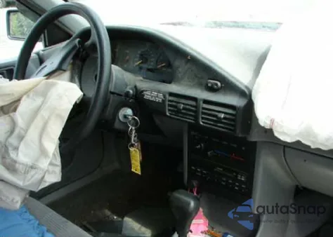 1996 Ford Escort из США, поврежденный, VIN 3FASP11J6TR158841